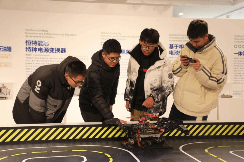强国有我 未来我来 乐竞（中国）一站式服务官网创新创业教育成果展开幕(组图)